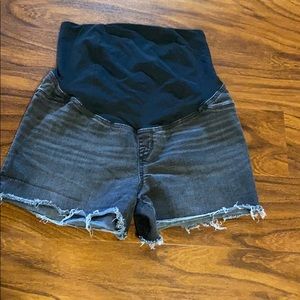 Maternity shorts